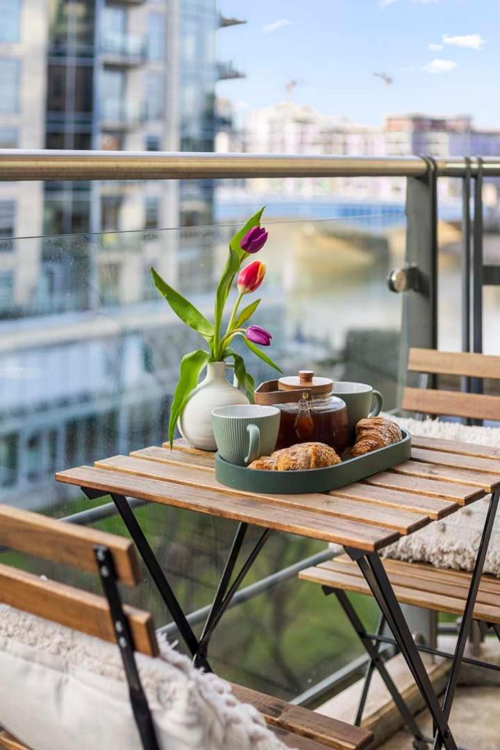 Appartamento Elegant Thames-view 2-bed Haven Gym & Balcony Londra
