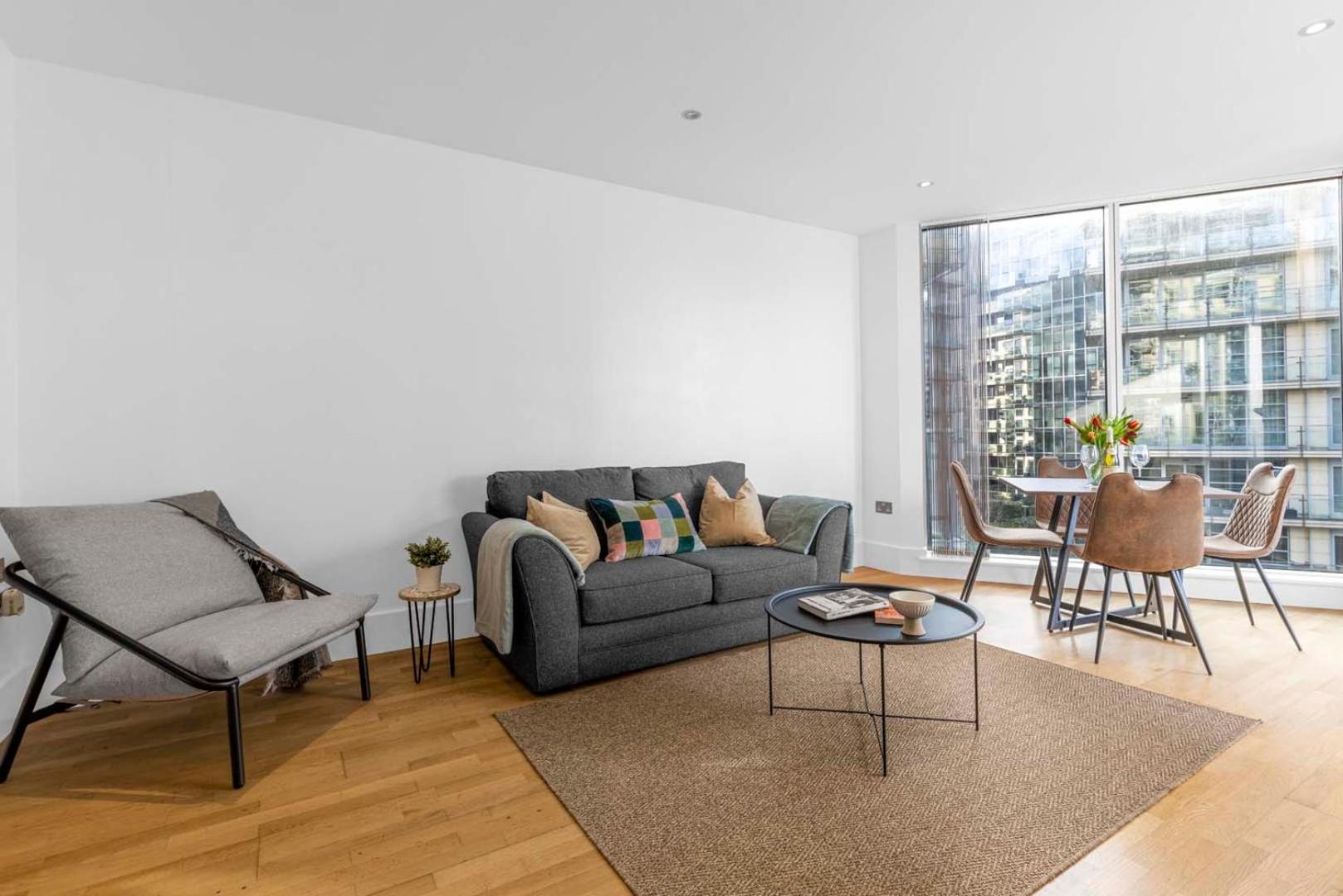 Elegant Thames-view 2-bed Haven Gym & Balcony Appartamento Londra